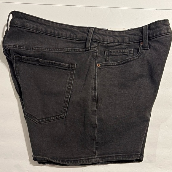 🩳🆕🩳 Old Navy Women’s High-Waisted O.G. Straight Black Denim Shorts~Sz 16 - Picture 9 of 13